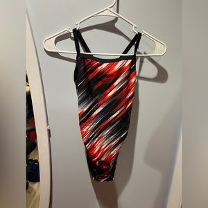 Speedo Swim Suit🏊🏻‍♀️  2 for $25 if you bundle with other practice suits